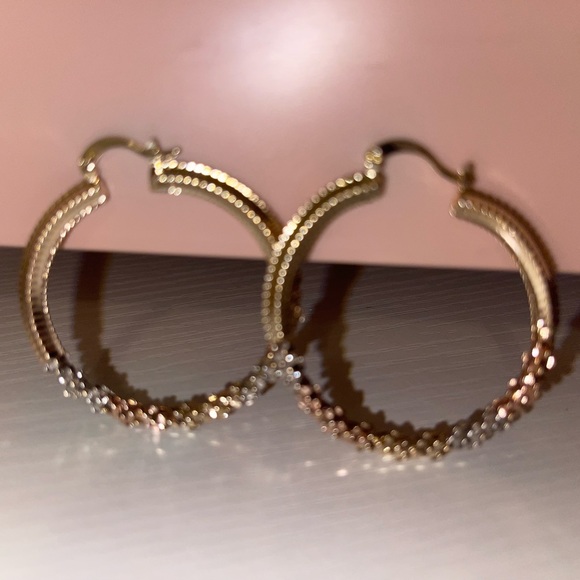 Tri color gold plated hoop earrings - Picture 2 of 4
